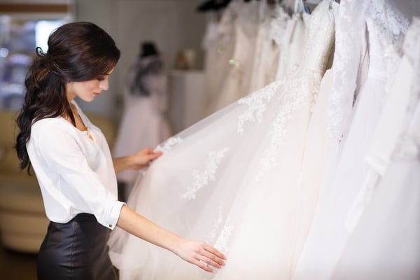 What-To-Wear-Wedding-Dress-Shopping-scaled