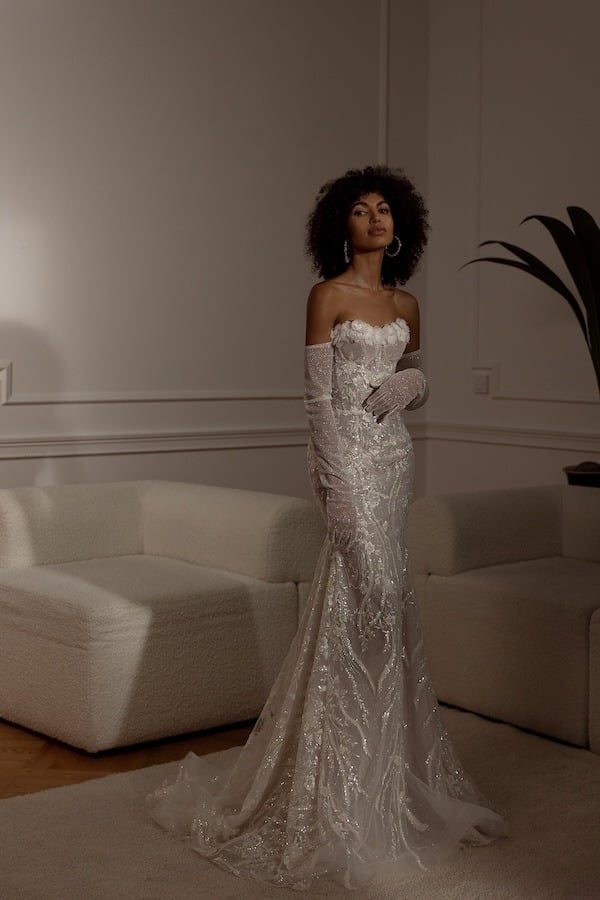 tina-valerdi-wedding-dress-eva-with-gloves