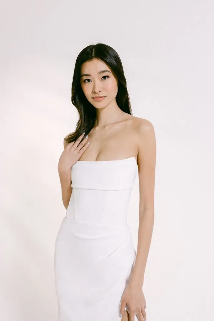 Through thoughtful design and a focus in fresh minimalism, Alyssa Kahle, the woman behind Alyssa Kristin, knows how to make every bride feel like “the most beautiful version of herself”.