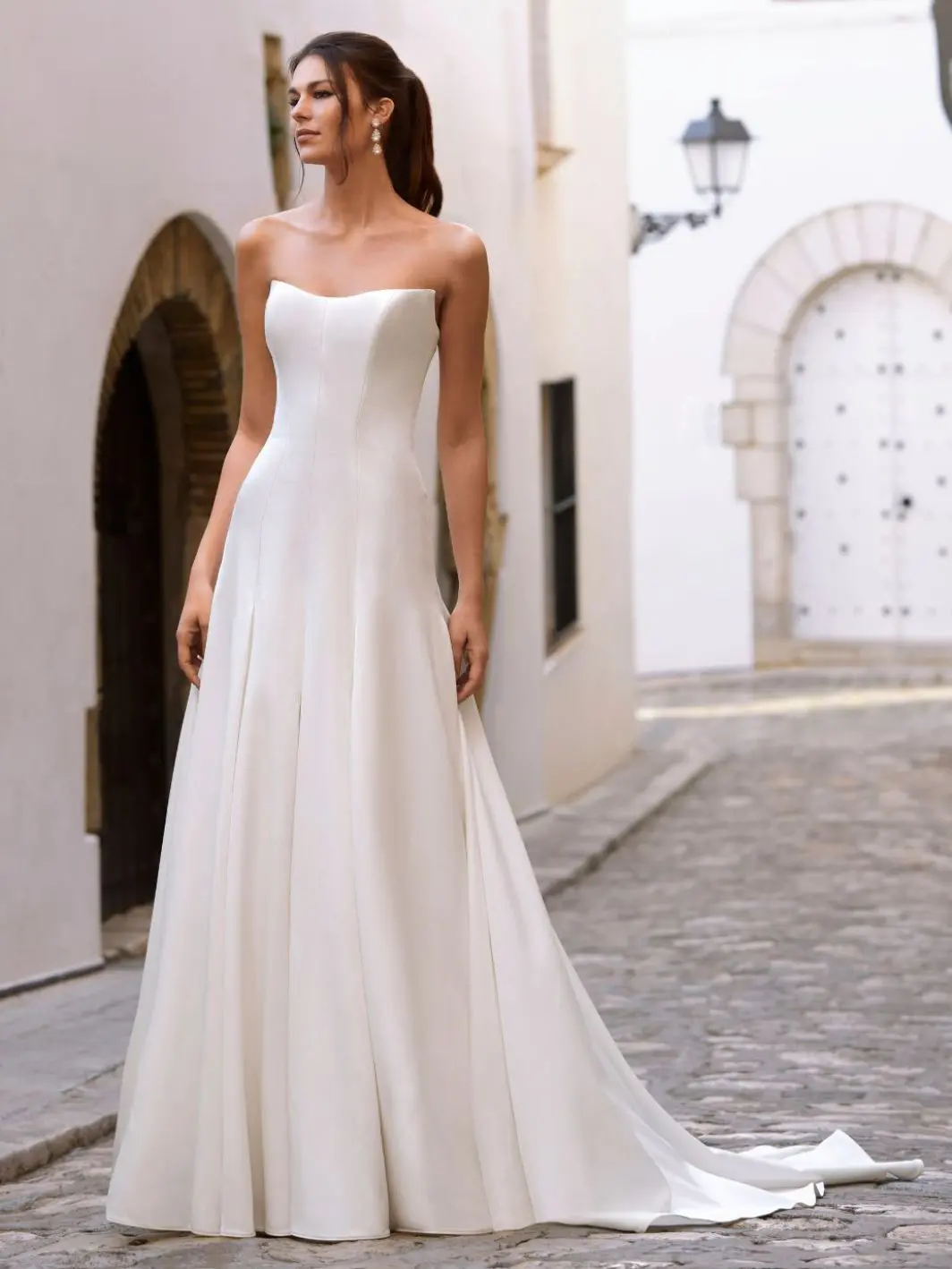 uploads-1776791996362-27_Love_Web_FLORENZA-D_Look_1Fro_1064_1418_80_s_c1