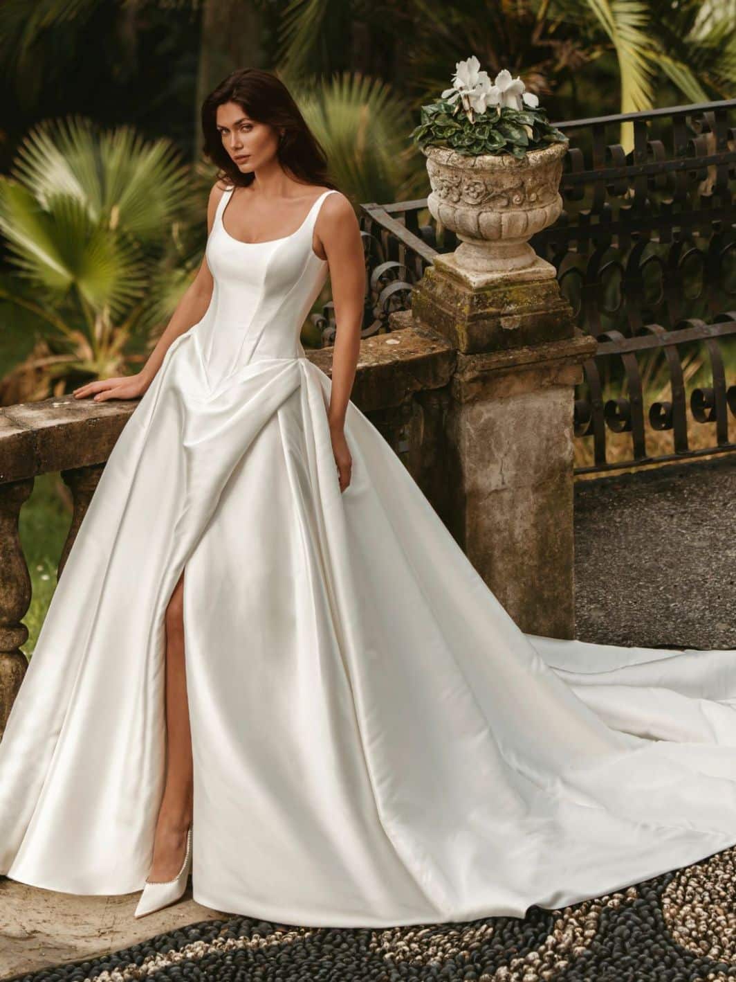 uploads-1777662312110-27_Enzoani_Web_WISTERIA_1Fro_1064_1418_80_s_c1